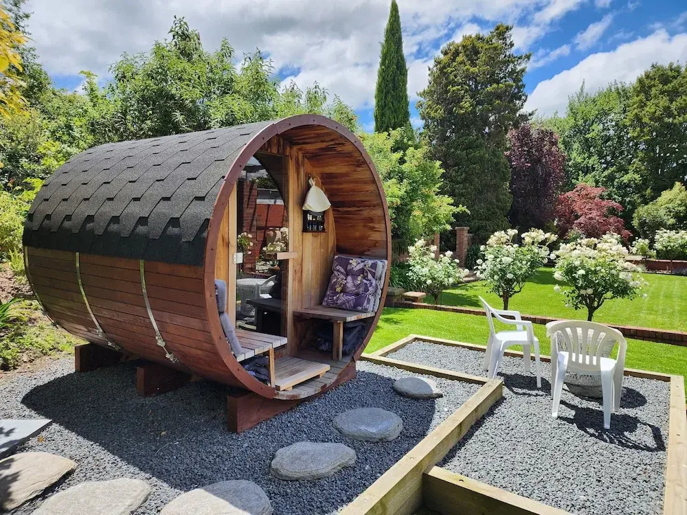 The Fern & Thistle Boutique Accommodation- Drinks, Hotpool, Sauna