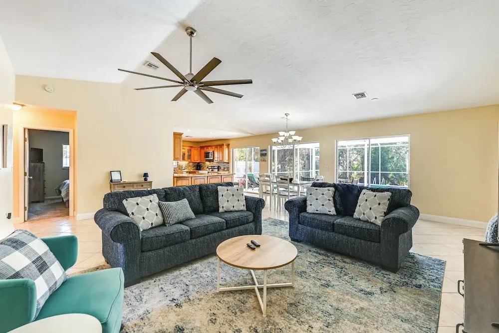 Hot Tub & Outdoor Pool: Bonita Springs Getaway!