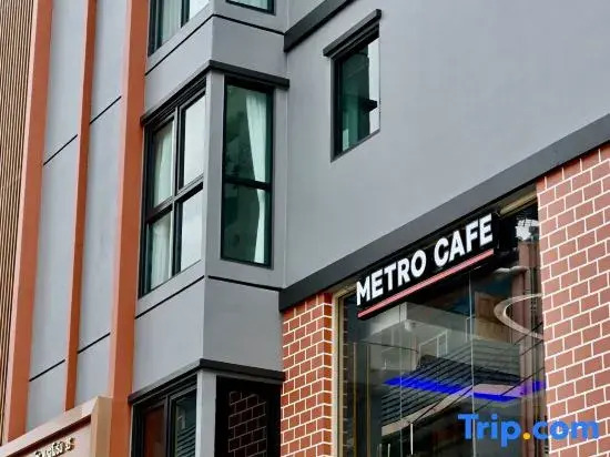 Metro Hotel Phahonyothin 35