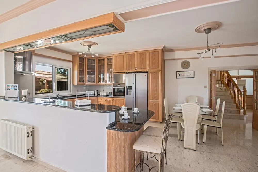 Papas Family Villa