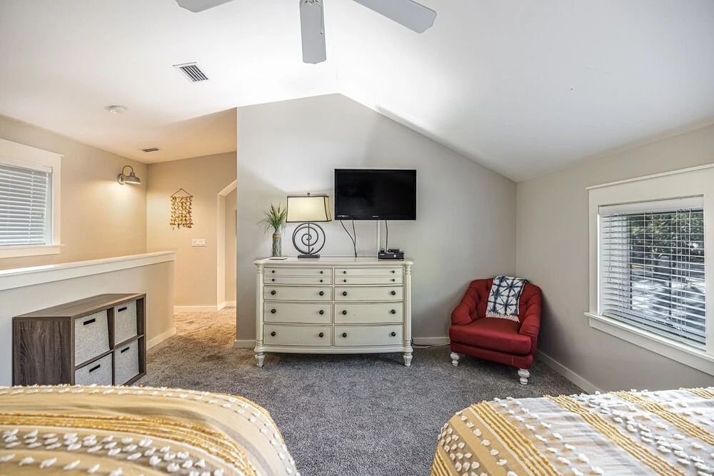 1364 Laurel Grove 3 Bedroom Home by RedAwning