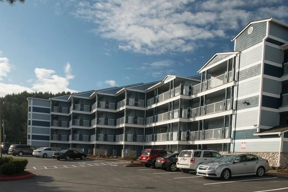 Waters Edge 402