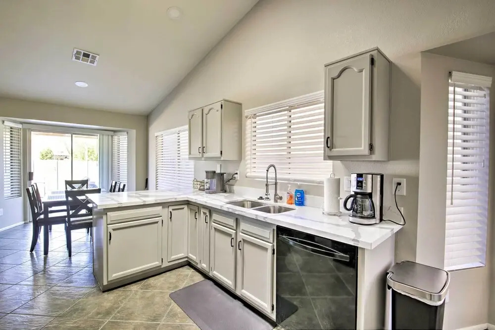Gilbert Home w/ Private Pool & Putting Green!