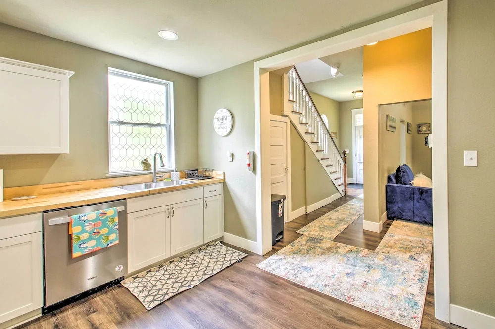 Historic Home Near Bathhouse Row in Hot Springs!