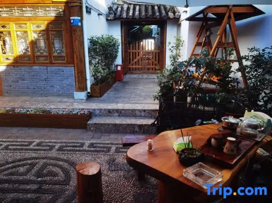 Lijiang Mengenju Inn