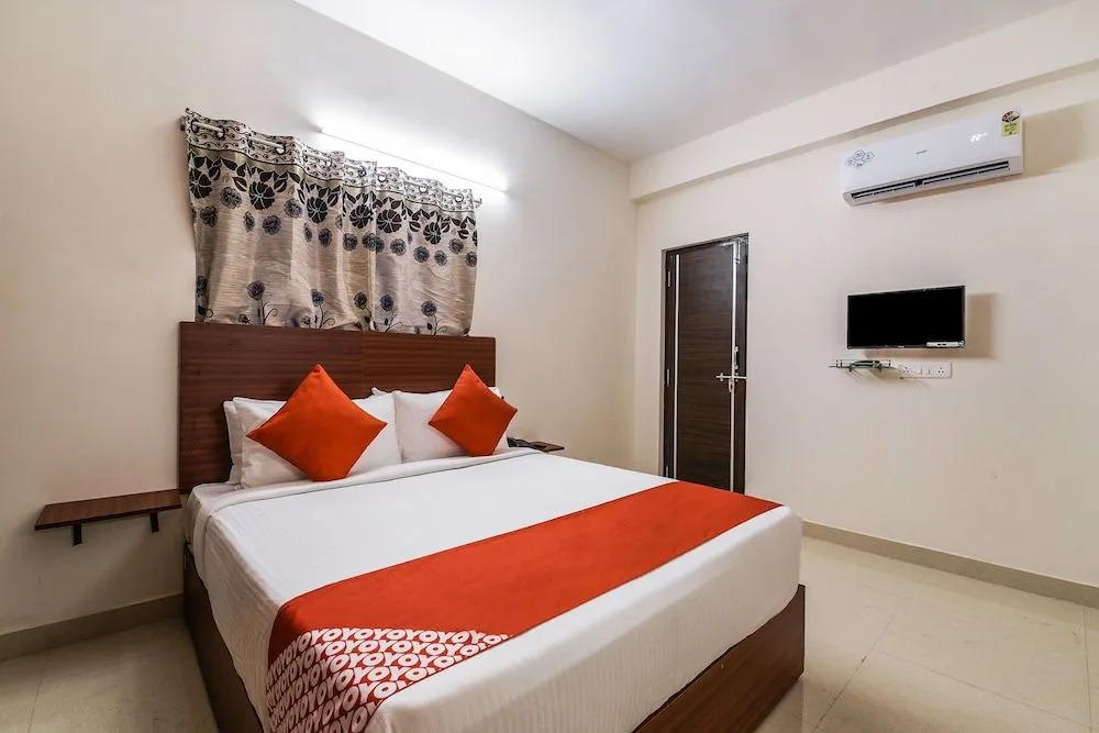 OYO 16469 Pramukh Hotels