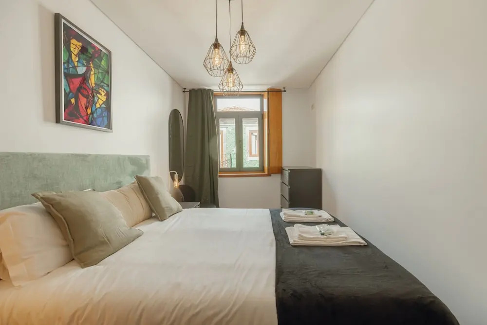 Modern Terrace 2BD Apartment by Vacationy
