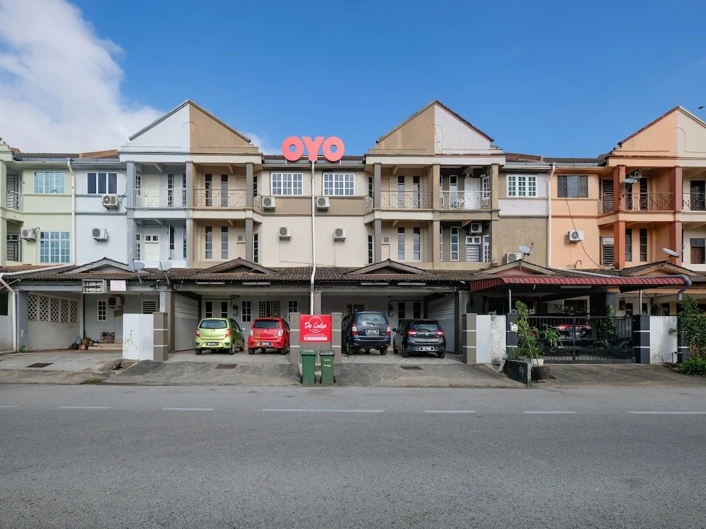OYO 89694 de Lodge Hotel