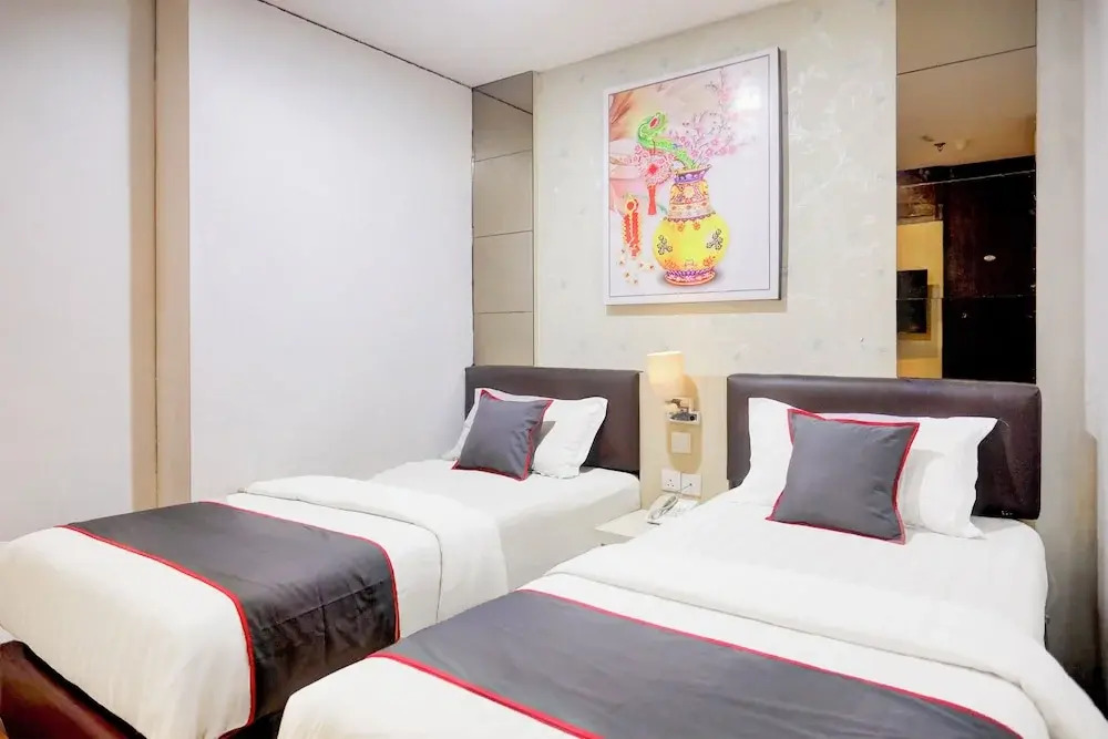 Townhouse Oak Batam near Grand Batam Mall formerly Lucky Star Hotel
