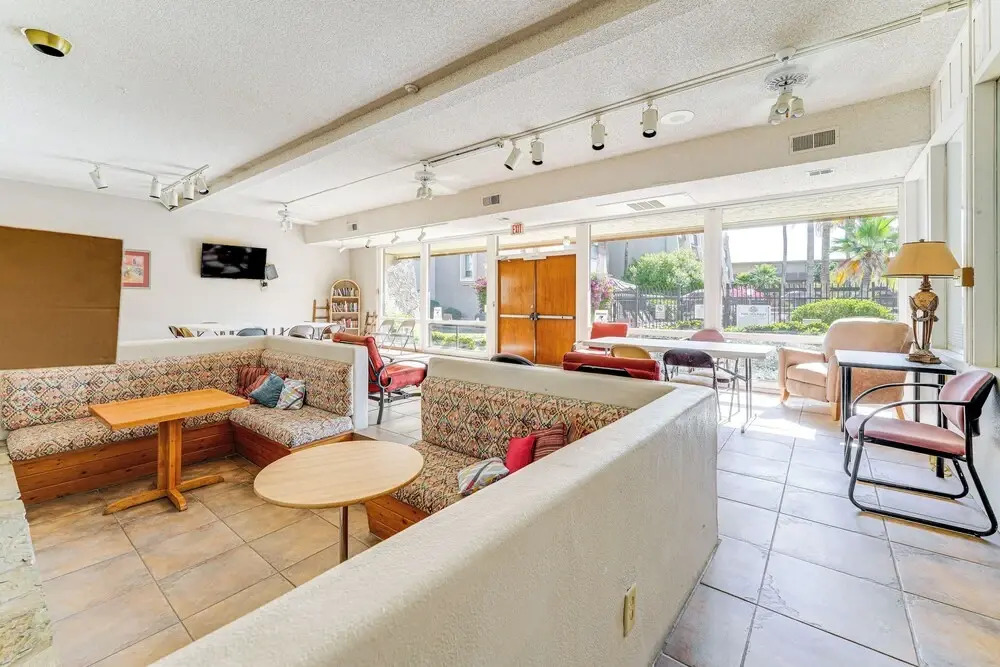 Scottsdale Condo w/ Community Pool & Hot Tub!