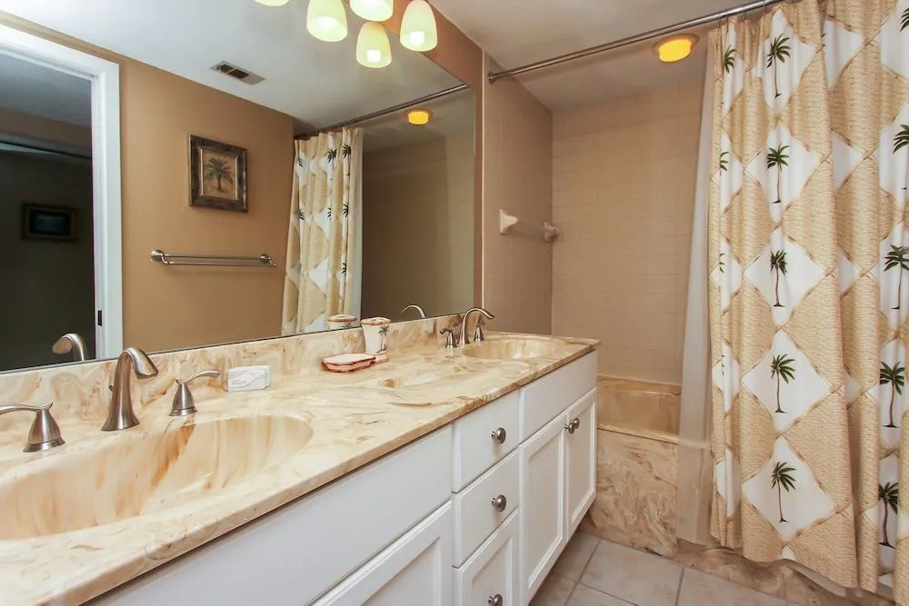 7148 Harbourside II 2 Bedrooms 2 Bathrooms Villa