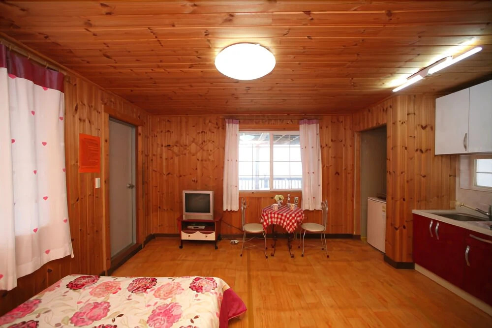 Taean Caribbean Heart Pension