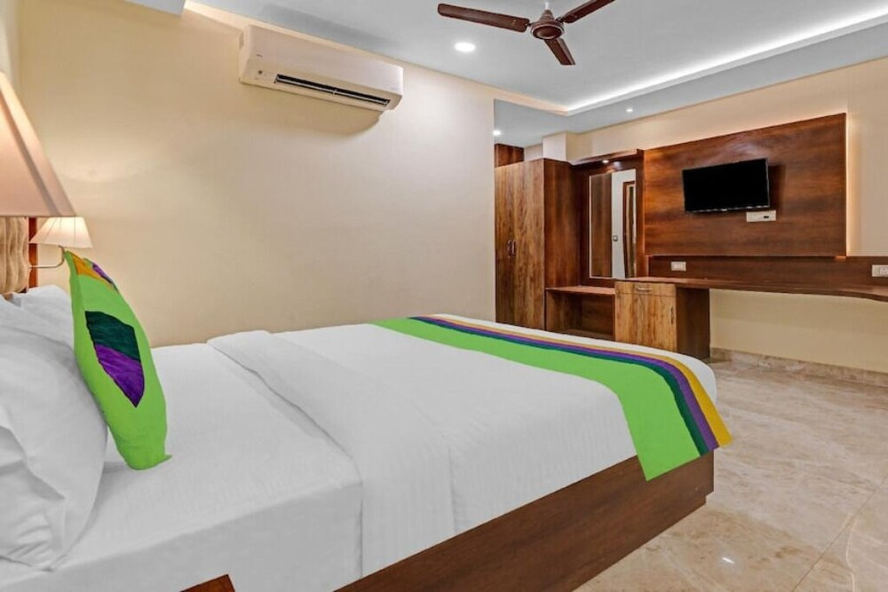 HOTEL HEAVEN GRAND