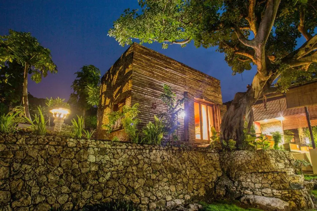 Kabeh Jati Garden Villa & Restaurant