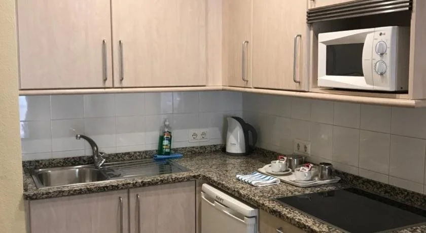 Kingfisher Apartments Benal Beach