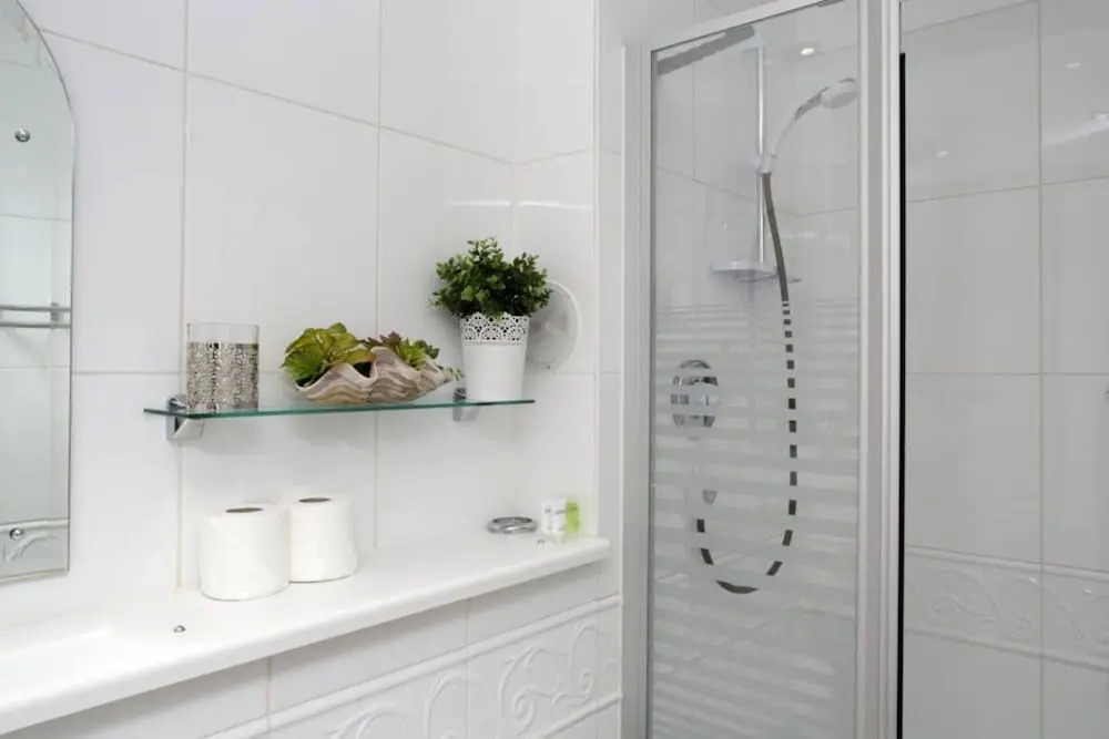 2 Bedroom Flat With Garage Parking