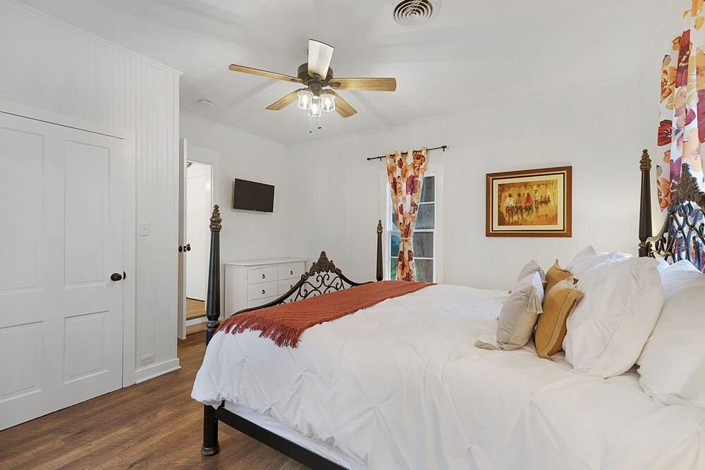 New! Stunning Home w/ Hot Tub & Grill Just 2 Blks From Main St!