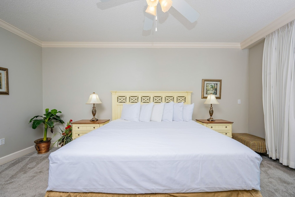 Phoenix On The Bay 1207 3 Bedroom Condo
