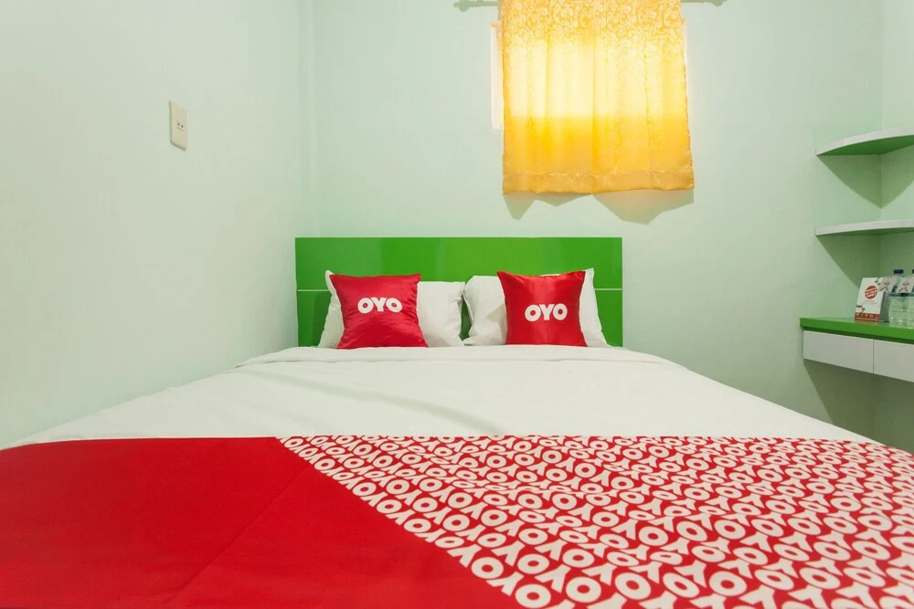 Dinda Residence by OYO Rooms