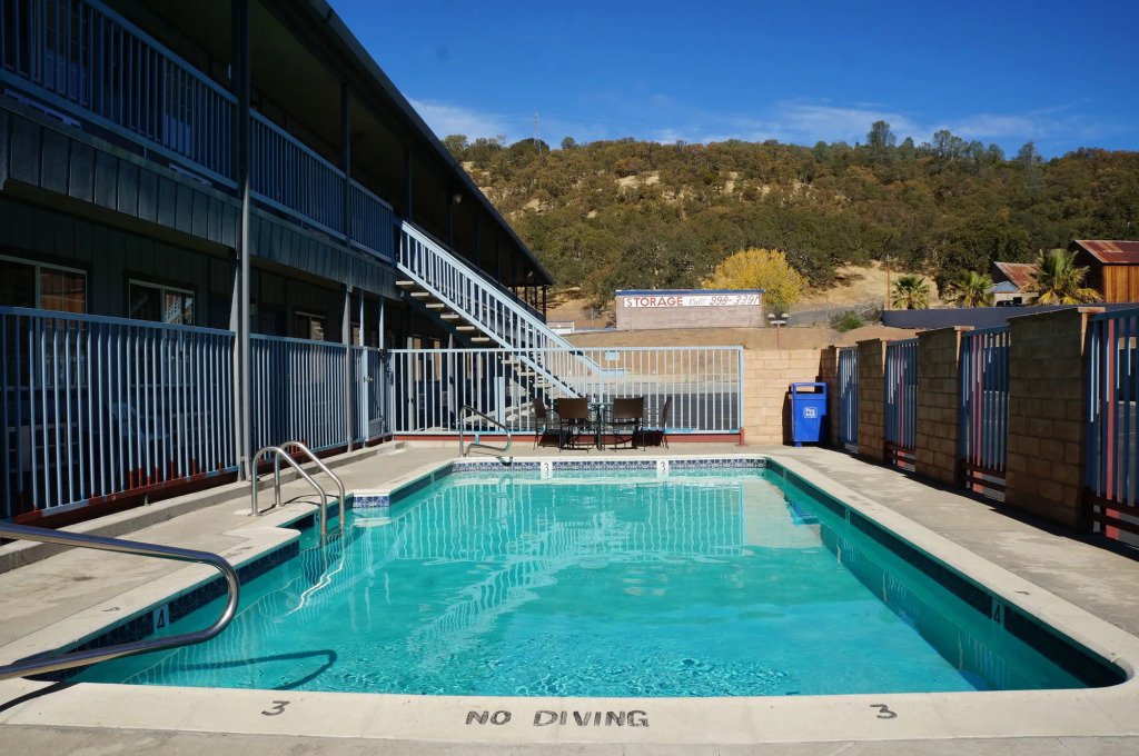 Lake Point Lodge