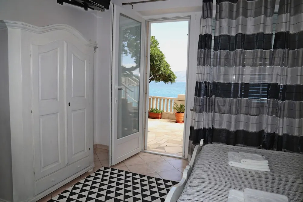 Apartments Nikolina