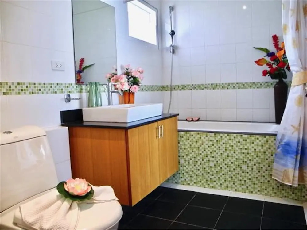 Relife Residence : 1 BR Apartment in Nai Harn