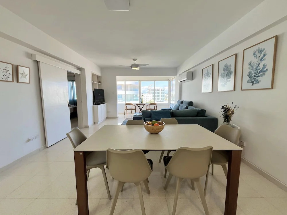 39 LCA - Stay Makenzie View Apartment
