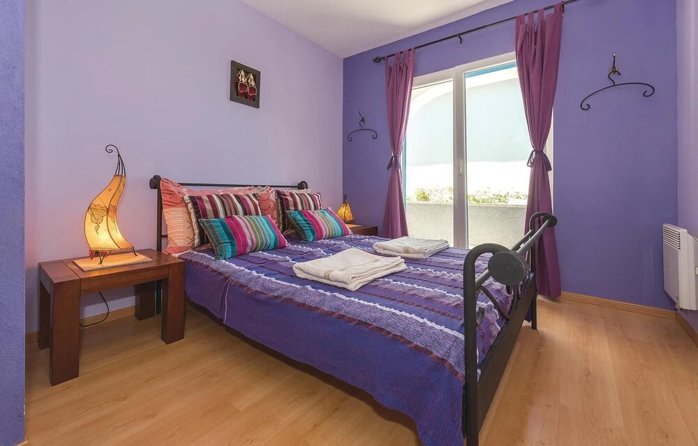 Three-Bedroom Holiday Home In Zaboric