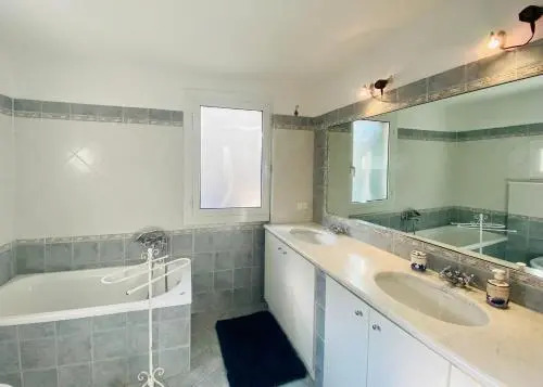 Flat 2 Bedrooms 1 Bathroom - Savona