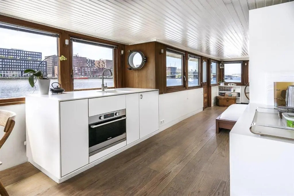 Stunning boat with a view