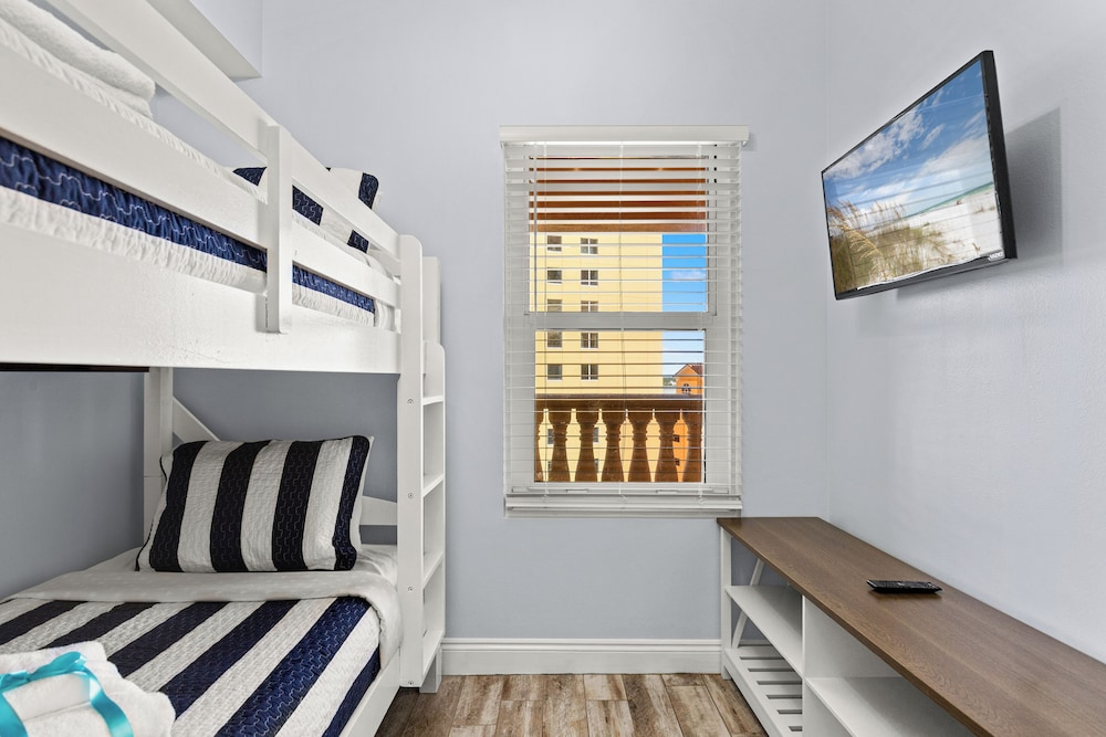 Its Sea-esta Time! Sleep, Sun, & Sea on the 9th Floor! Sleeps 6! Beachfront!