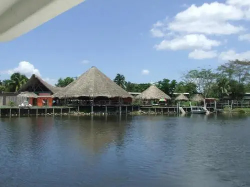 Lamanai Hotel & Marina