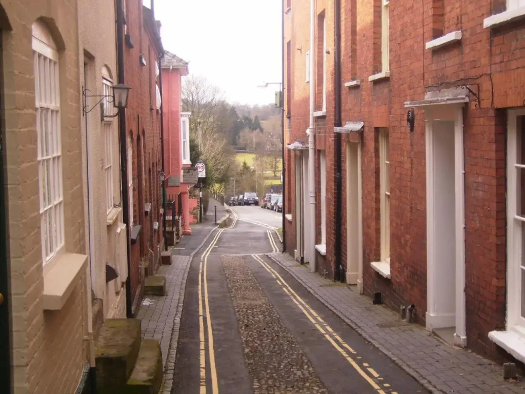 19 Upper Linney