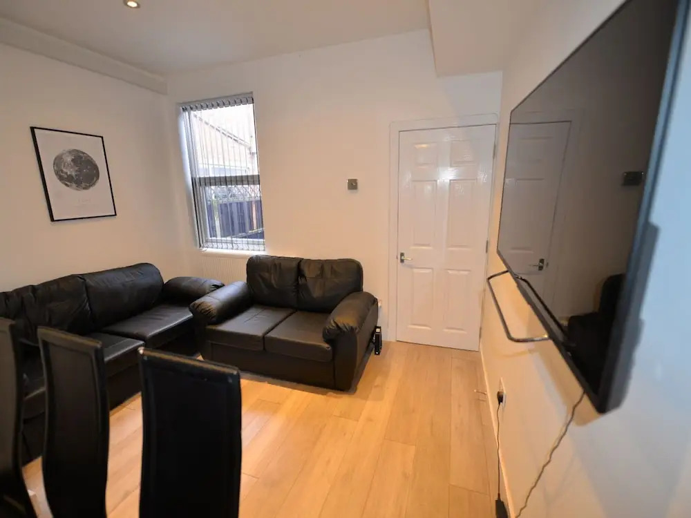 Contemporary Holiday Home in Coventry Near Fargo Village