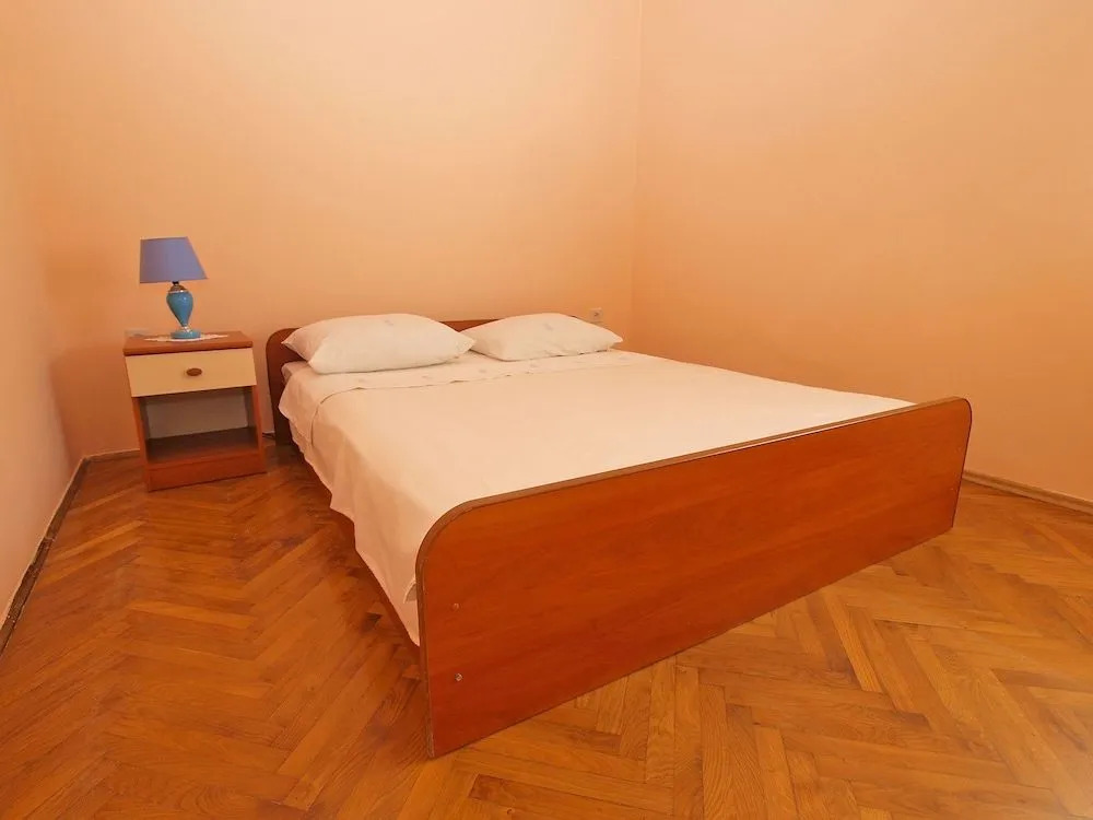 Apartment 1157