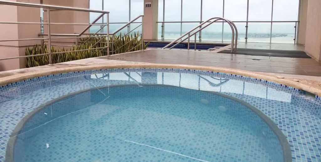 Riverfront I, piso 6, suite vista al rio, Puerto Santa Ana, Guayaquil
