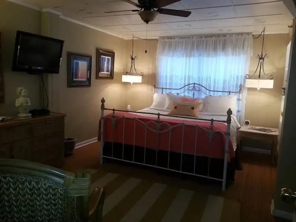 Tybee Island Inn Bed & Breakfast