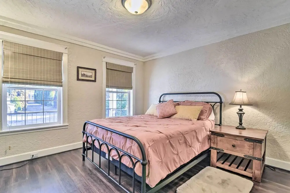 Milwaukie Vacation Rental w/ Backyard, Office
