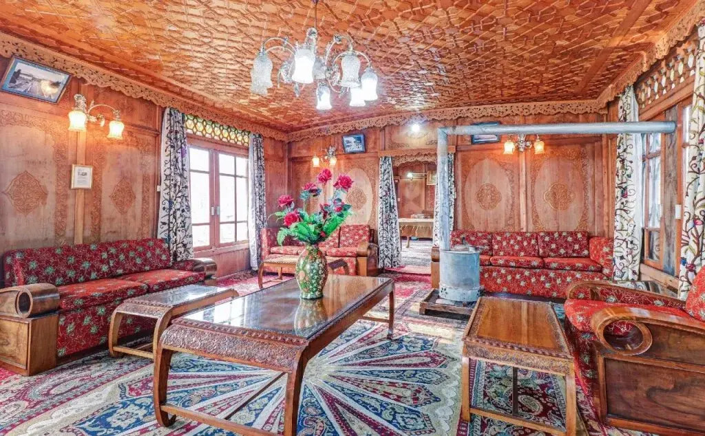 Oyo 24526 Zojila Heritage Houseboats