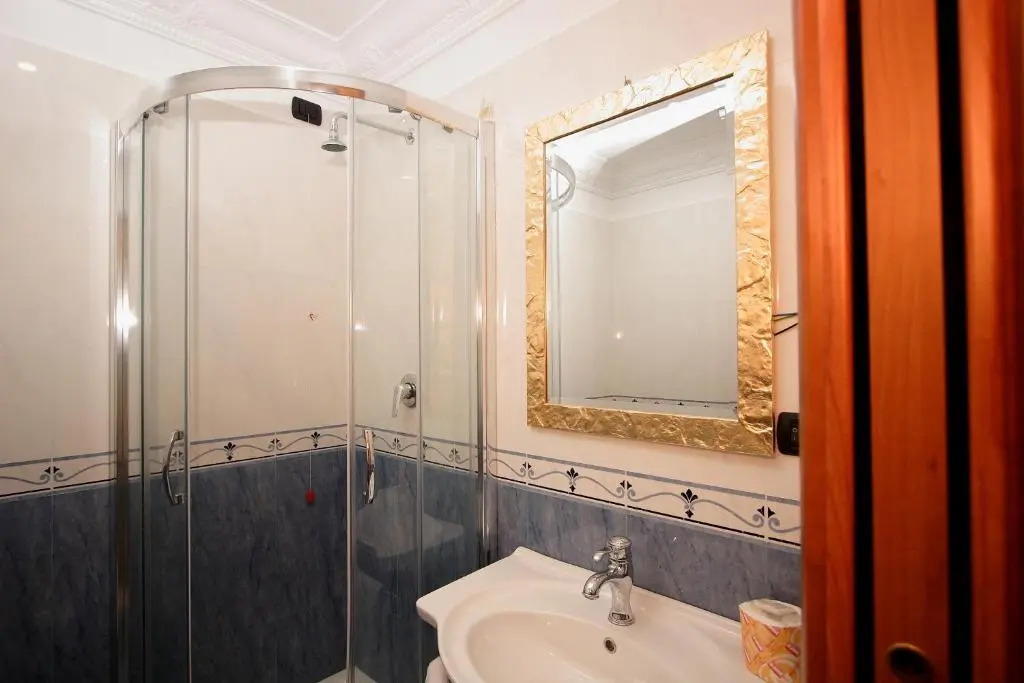 Caroline Suite