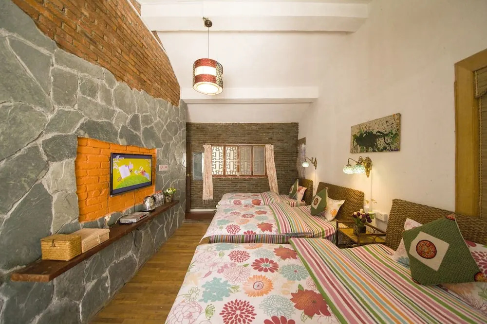 Lijiang Tailai Inn
