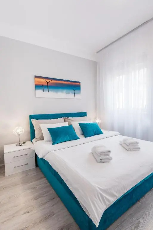 Silver Apartment