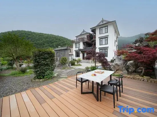 Tonglu Nanxi Bieyuan B&B (OMG Heartbeat Paradise Branch)
