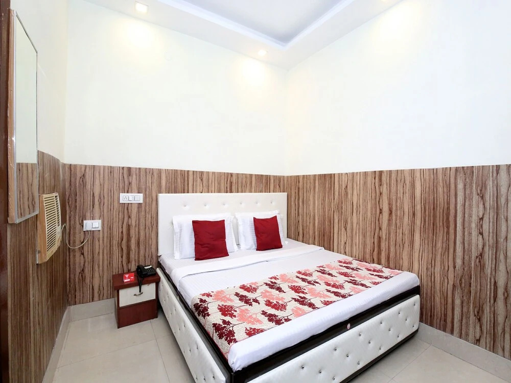 Hotel Aaryans