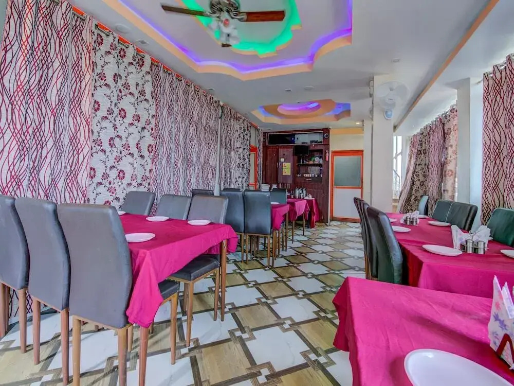Hotel Comfort by OYO Rooms