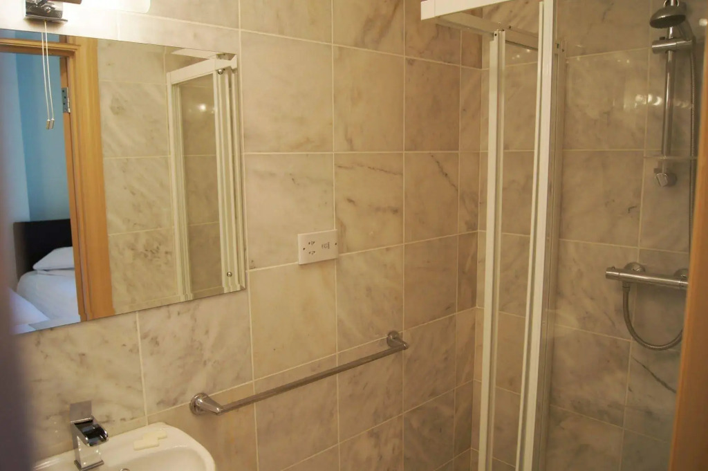 Ashley Hotel