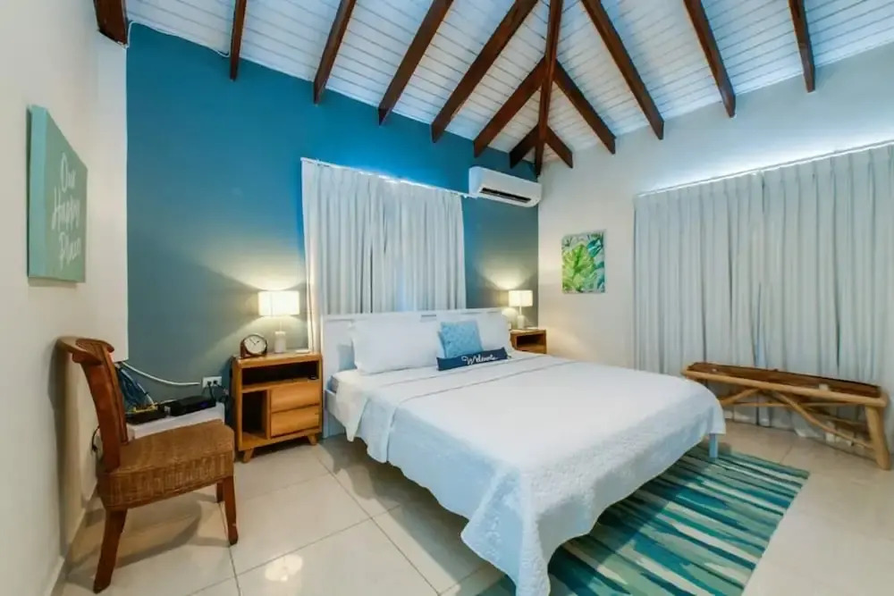 Blue Makini Villa in Noord