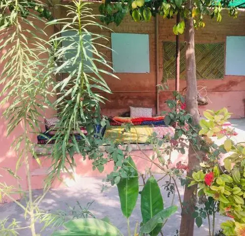 saffron guest house & hostel