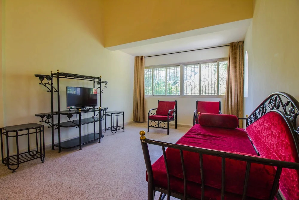 OYO 15817 Home Spacious 3BHK Candolim