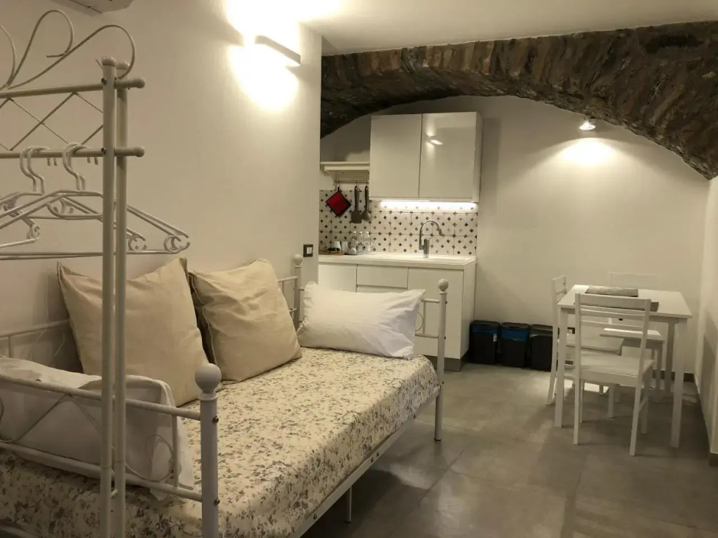 “White House “ in the center city (Manarola)5terre